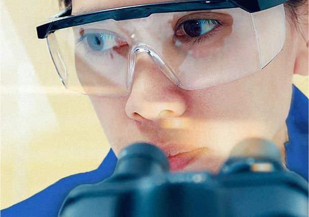 DPT_Nomex_Photo_Article_FR Clothing for Laboratory Work_Content_02