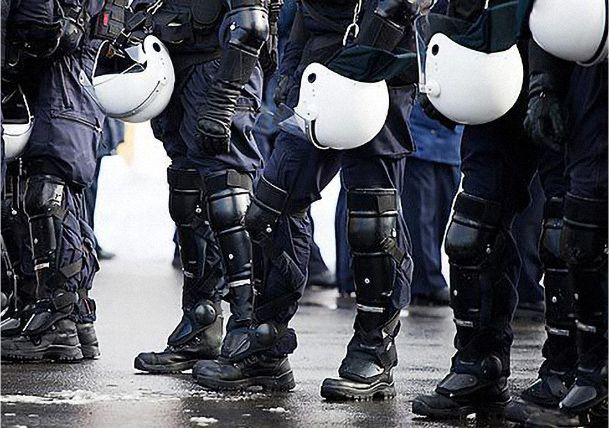 DPT_Nomex_Photo_Article_Proven Protection for Military and Police_Content