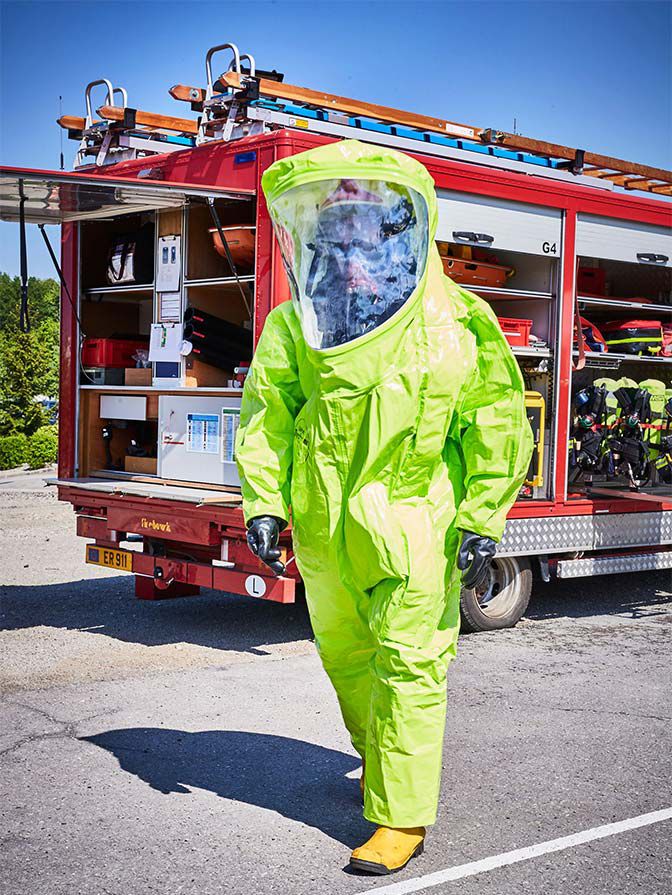 Fire Brigade Tests Tychem® TK Fully Encapsulating Suit from DuPont™