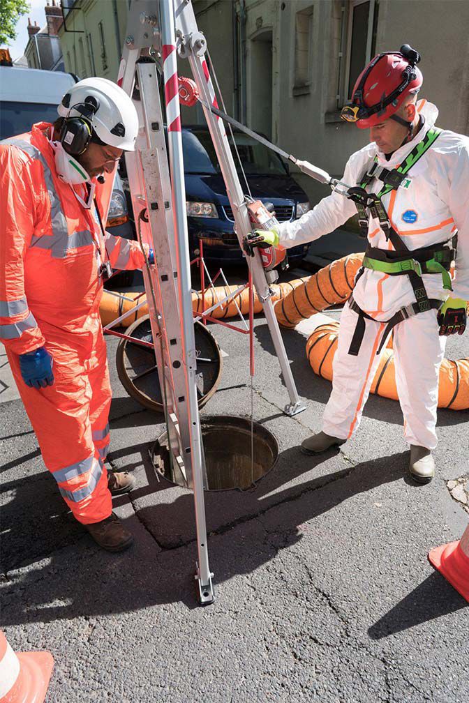 Traje de Agua Ejecutivo Azul - DYG SEGURIDAD INDUSTRIAL