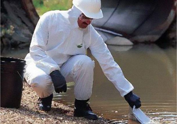 Las prendas DuPont™ ProShield® brindan seguridad a los trabajadores industriales con uso limitado y protección cómoda para las exposiciones no peligrosas.