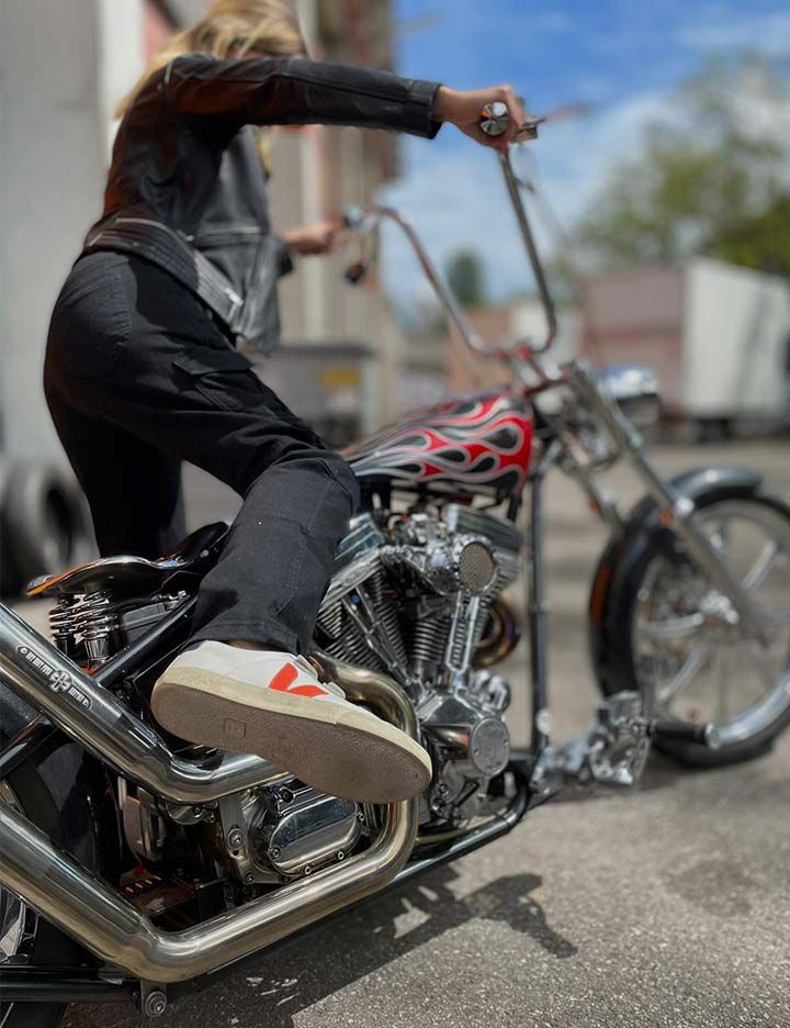 使用Kevlar®材料制成的EndoGear女式防护牛仔裤