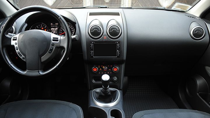 dashboard view of car image
