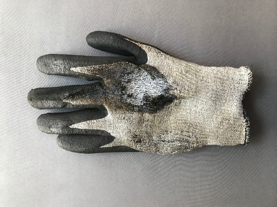 https://dupont.scene7.com/is/image/Dupont/NA_SafetyPersonalProtection_OG_EN_IMG_Myths-of-FR-gloves_HPPE-Glove-1