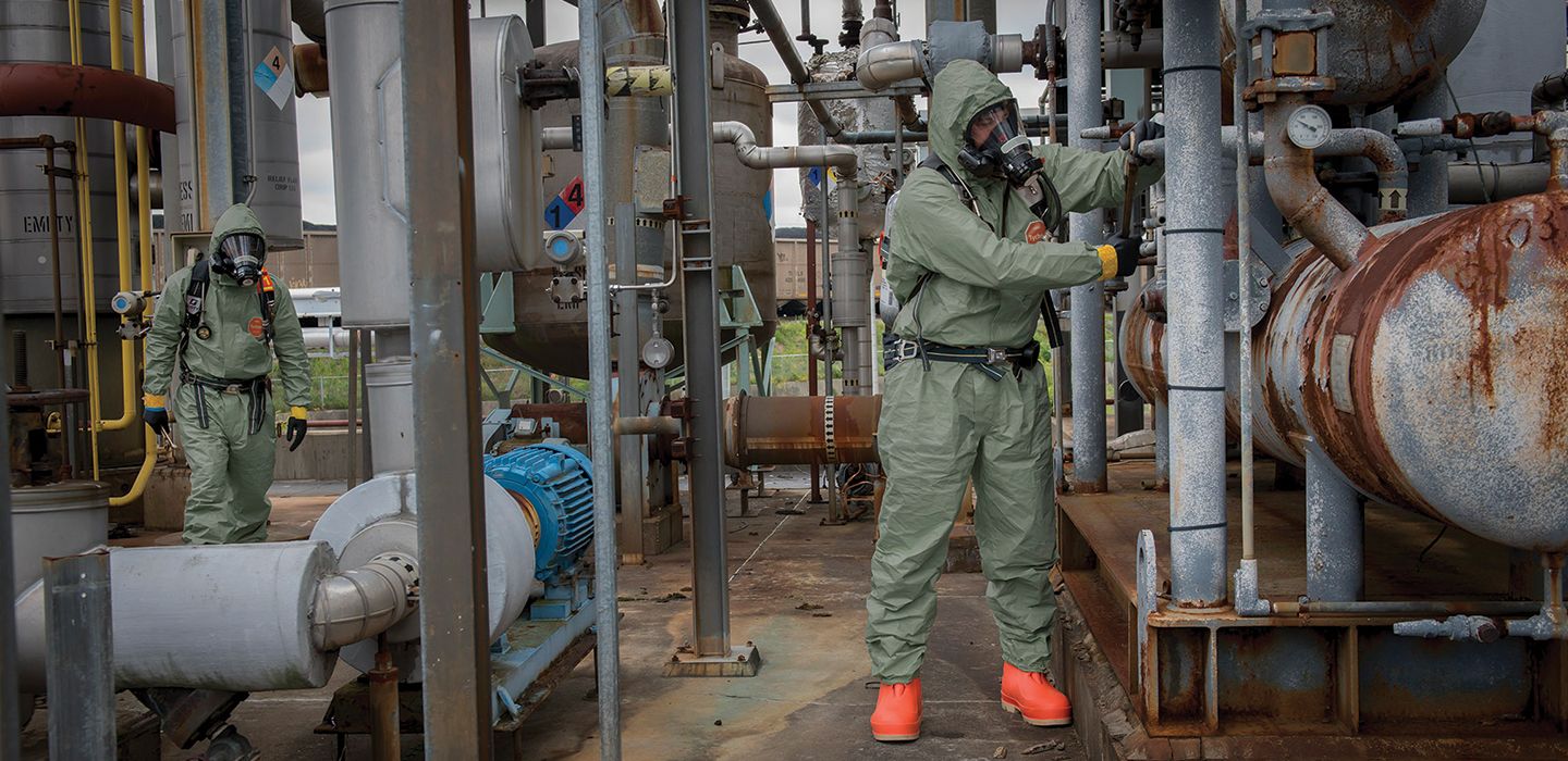 杜邦™ Tychem® SFR 次级阻燃防护服