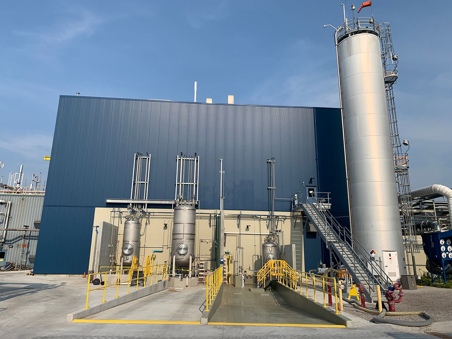 Elastomer mixers unit