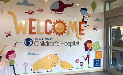 John R. Oishei儿童医院：用Tedlar®保护膜层压的图形标志。