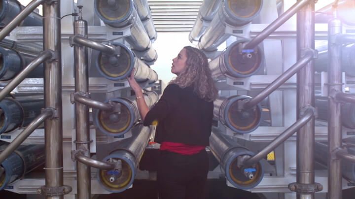 Women inspecting FilmTec™ reverse osmosis membrane elements in a municipal water treatment plant