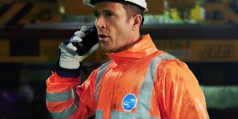 Tyvek® 500 Xpert garments offer reliable protection for occupations that com