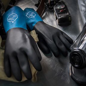 tychem-glove-np530-lab-thumbnail-1000x500