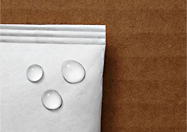 Tyvek ® vapor permeable but keeps water droplets out