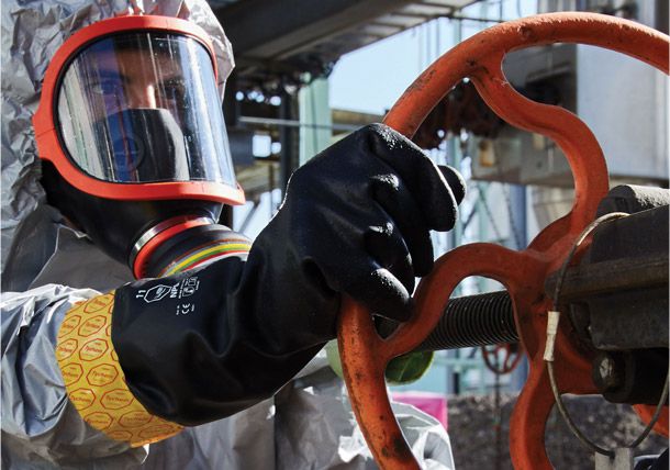 Tyvek® offers unmatched versatility & superior overall barrier protection Tychem® gloves