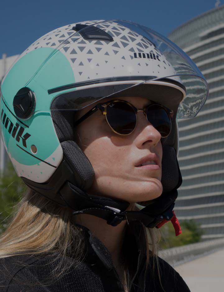 Unik women's motorcycle helmet made with Kevlar®