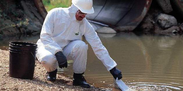 DuPont™ ProShield® garments helps protect industrial workers with limited use and comfortable non-hazardous protection.